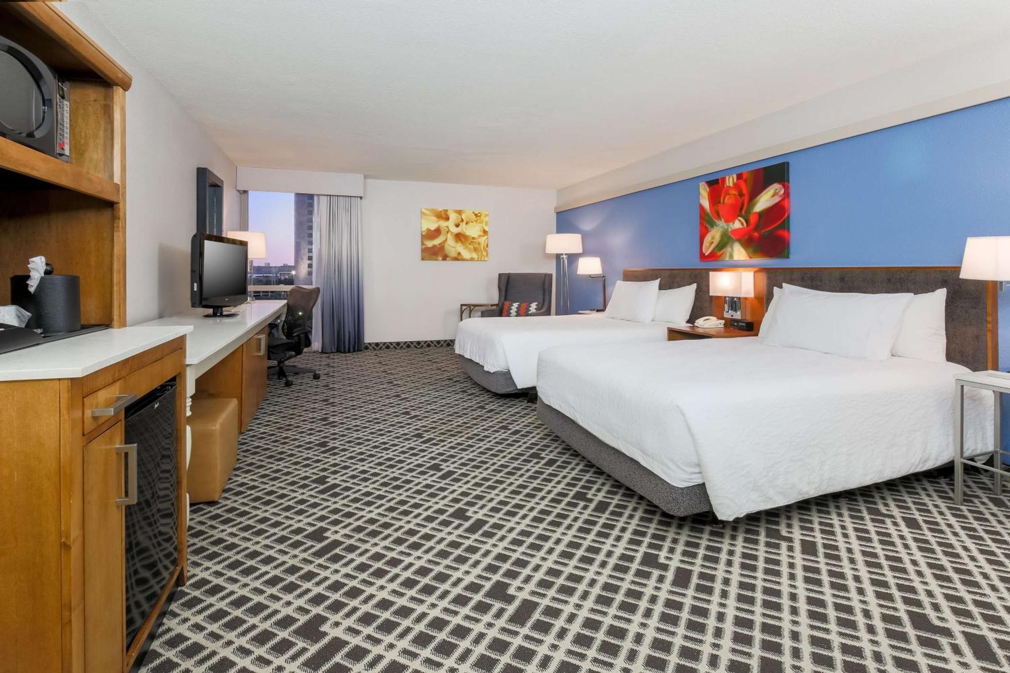 Hilton Garden Inn Dallas/Market Center Extérieur photo
