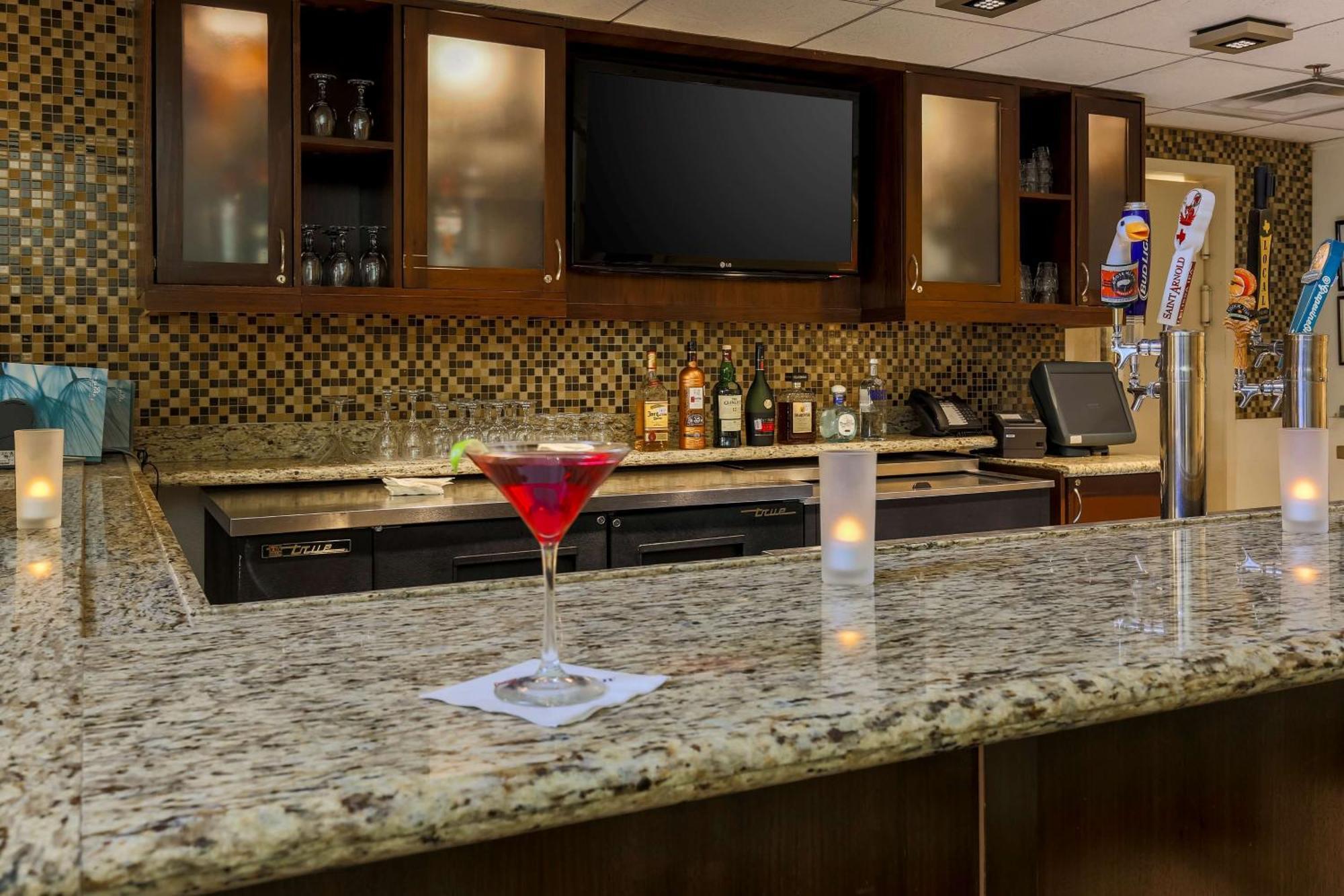 Hilton Garden Inn Dallas/Market Center Extérieur photo