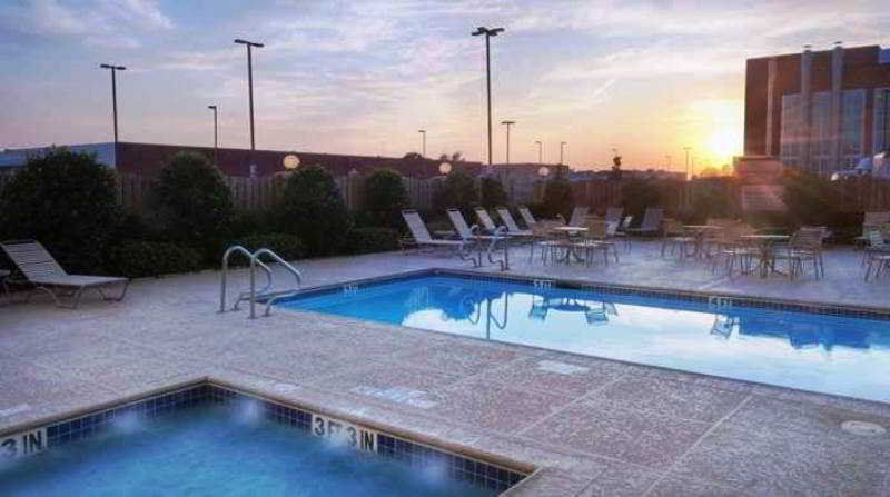 Hilton Garden Inn Dallas/Market Center Extérieur photo