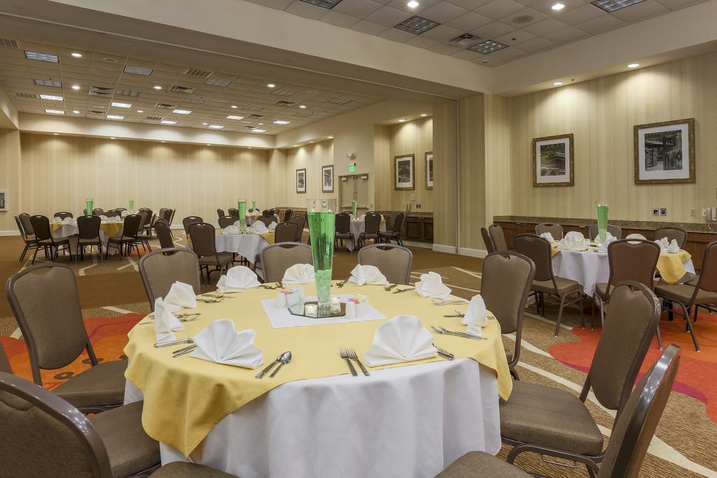 Hilton Garden Inn Dallas/Market Center Extérieur photo